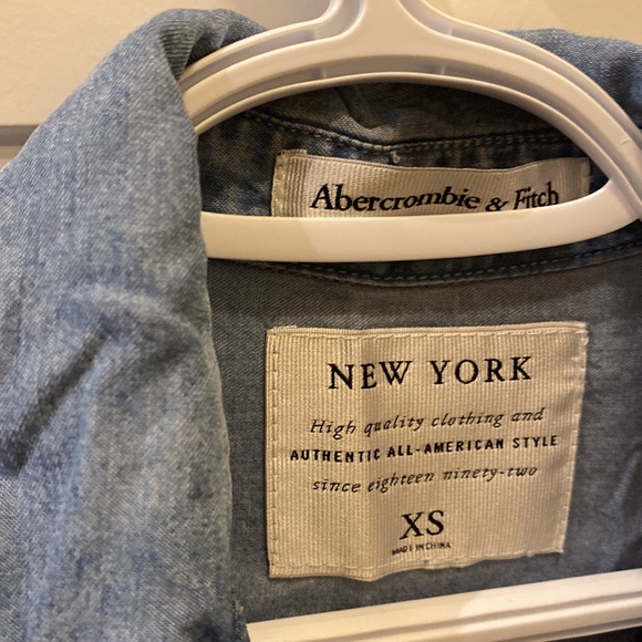 Pretty jean blouse - Picture 2 of 3